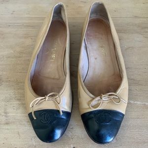 CHANEL ballet flat